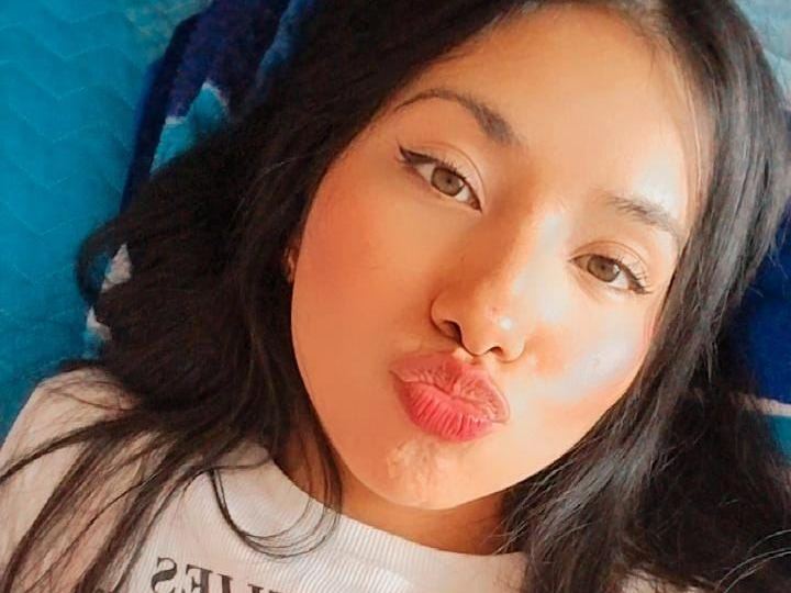 Profilbilde av AlexaMills22 webkamera modell