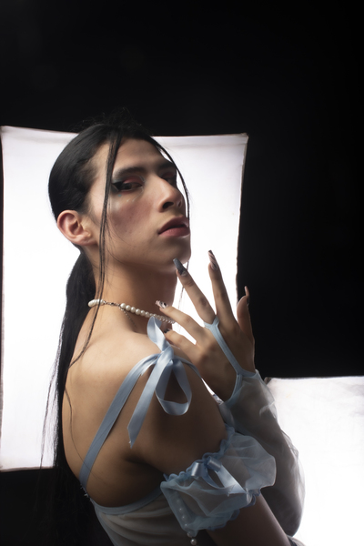 Interprète Nobinaryangel Photo 4