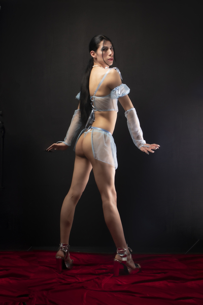 Interprète Nobinaryangel Photo 10