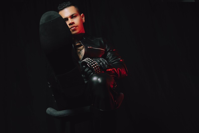 Performer AronStone Photo 5