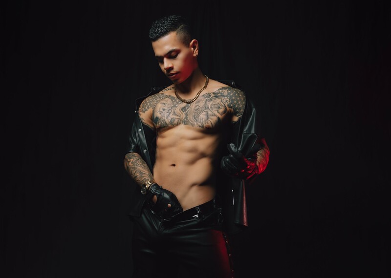 Performer AronStone Photo 8