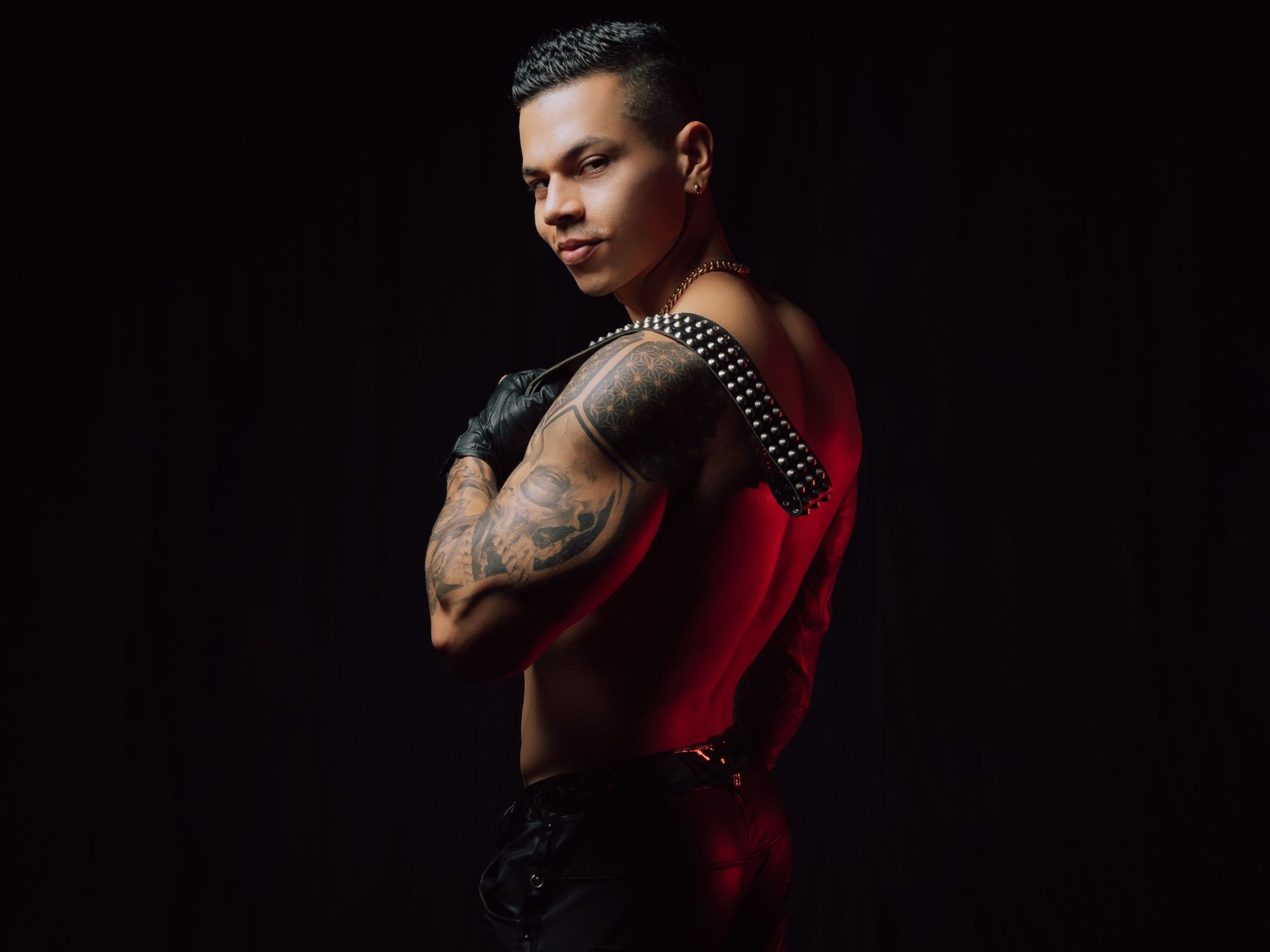 Imagen de perfil de modelo de cámara web de AronStone