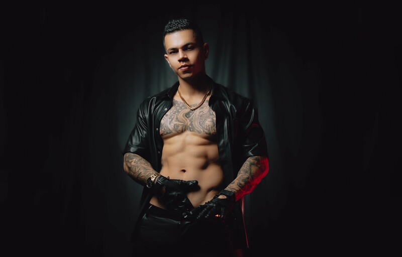 Performer AronStone Photo 4