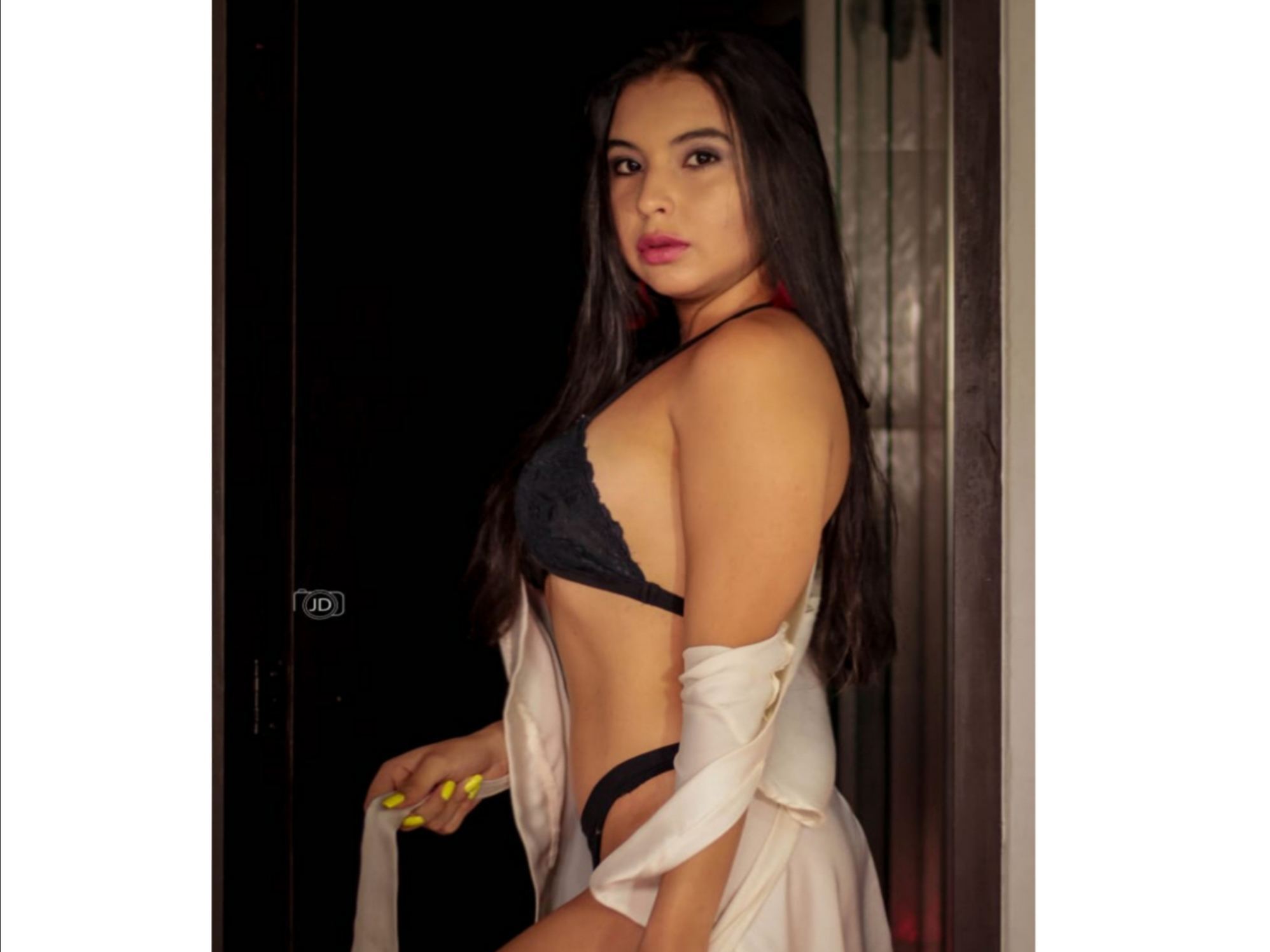 Imagen de perfil de modelo de cámara web de ArianaHussain