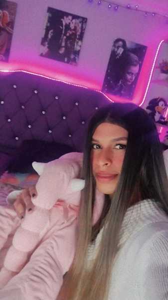 Interprète NicoleHard Photo 1