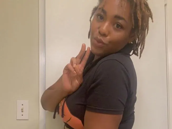 DivineHoneyXXX cam model profile picture