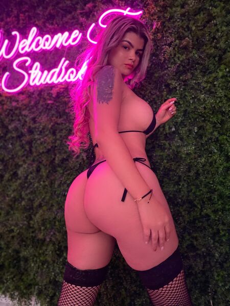 Performer CamilaStone18 Photo 5