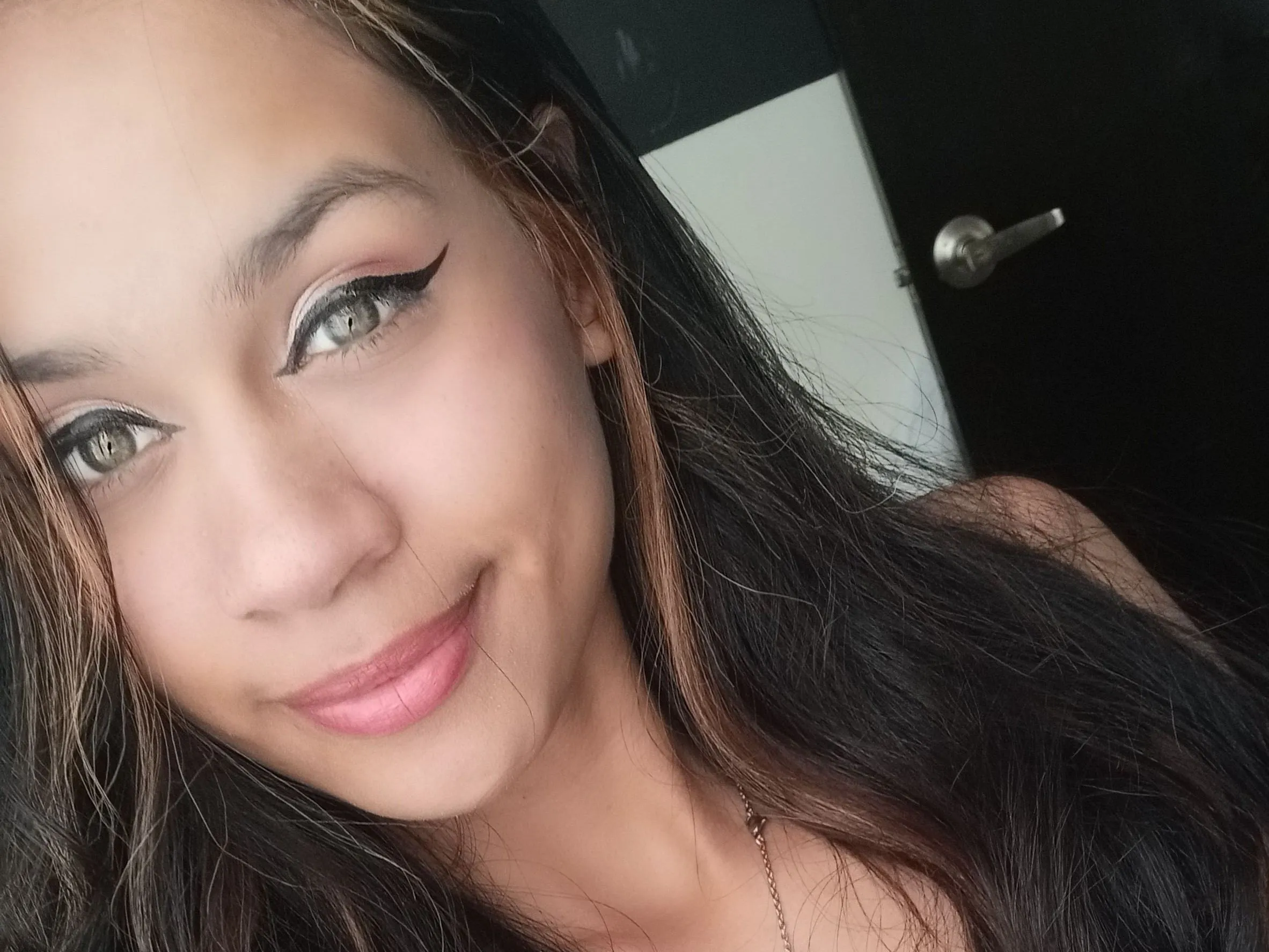 Image de profil du modèle de webcam RoseeIsabella