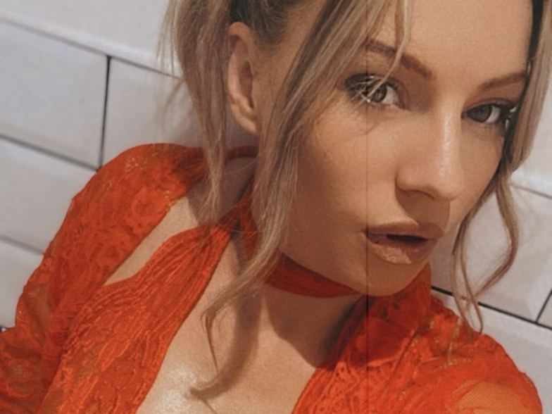 prettypetitezoe cam model profile picture