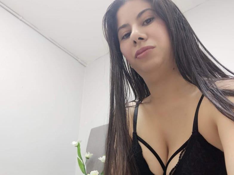 Foto de perfil de modelo de webcam de LucianaTiny 