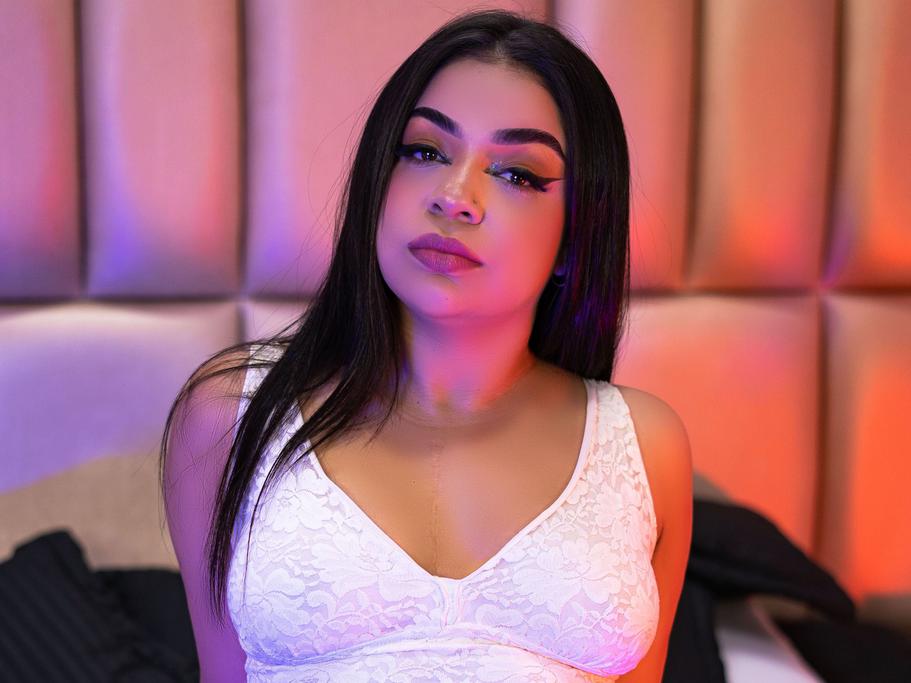 MiaRaven18 profielfoto van cam model