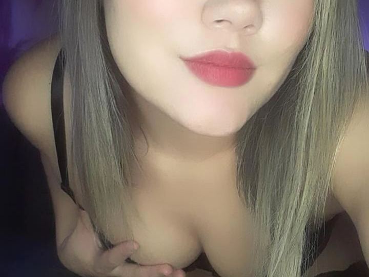 Image de profil du modèle de webcam NamiYoni