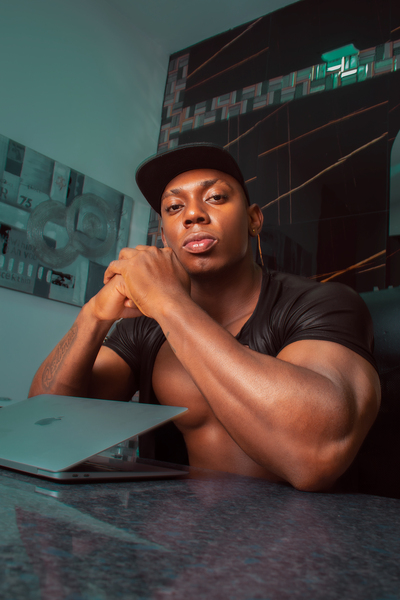 Performer BadBoy99 Photo 2