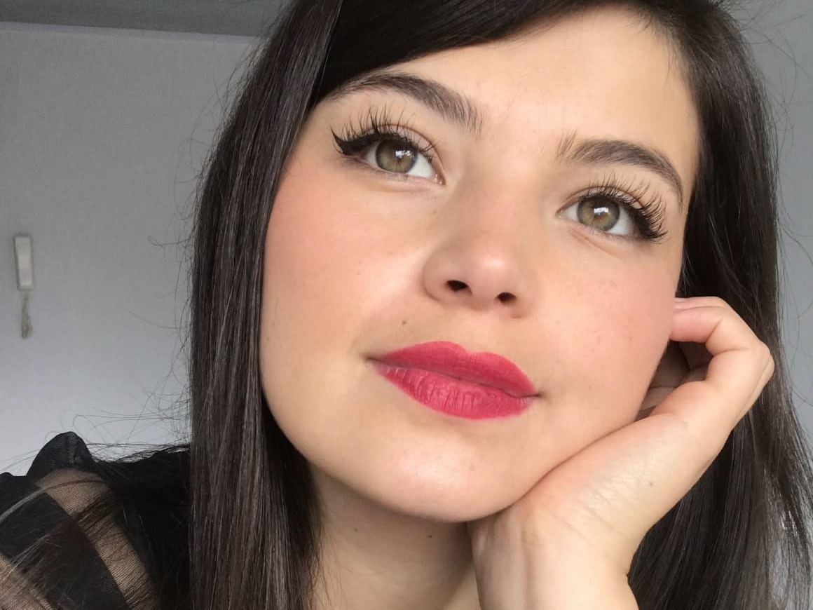 Foto de perfil de modelo de webcam de MiaRousse18