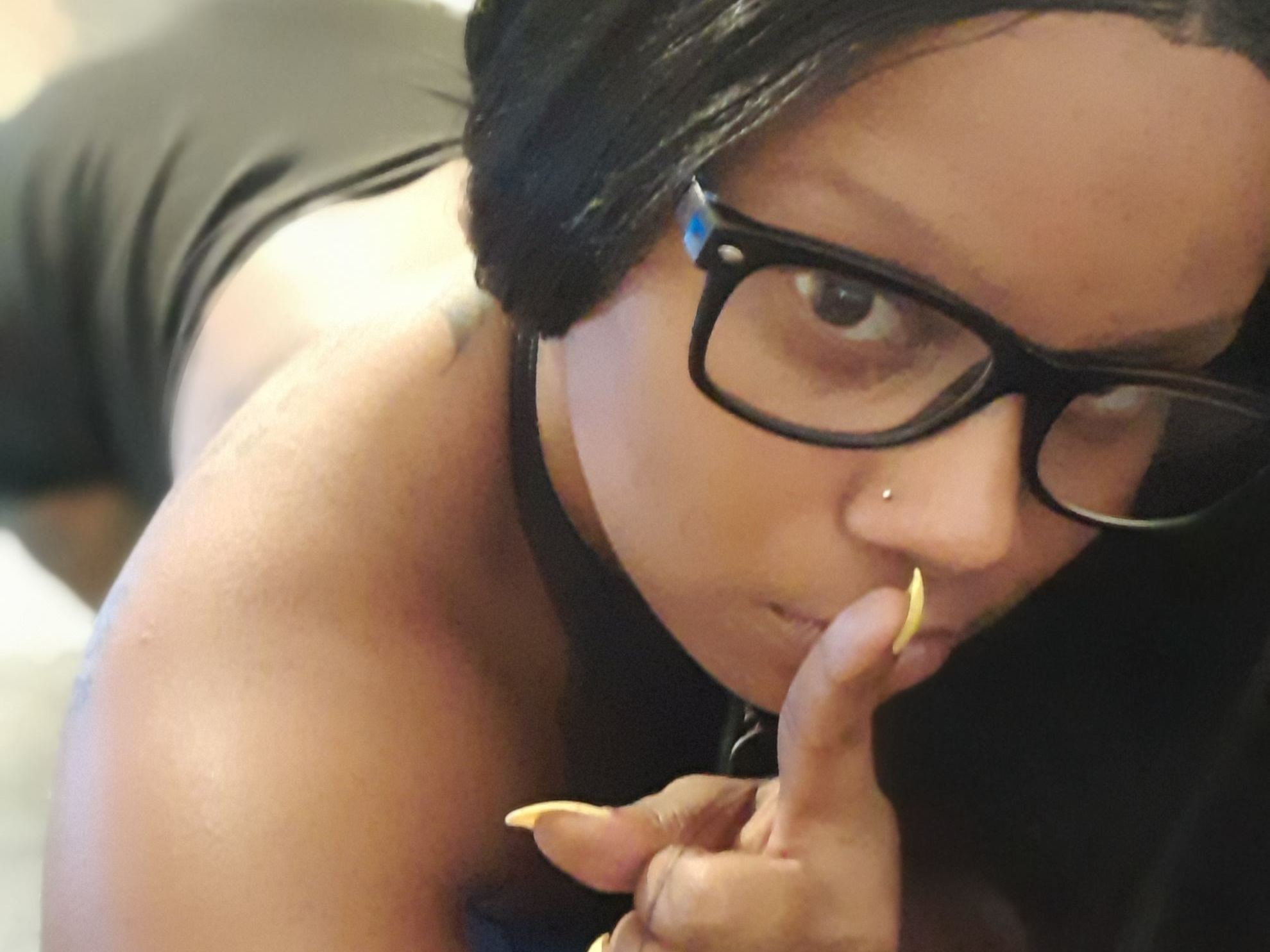 Image de profil du modèle de webcam DynastyShow