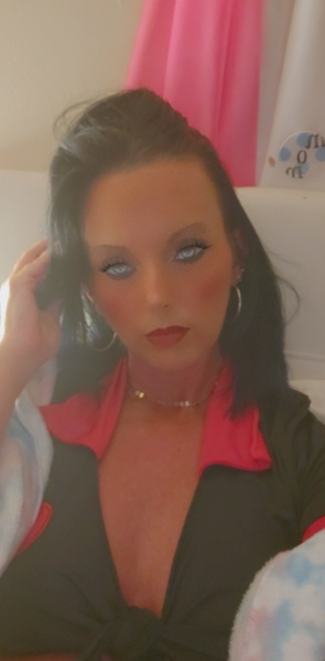 Performer EllieRobins Photo 4