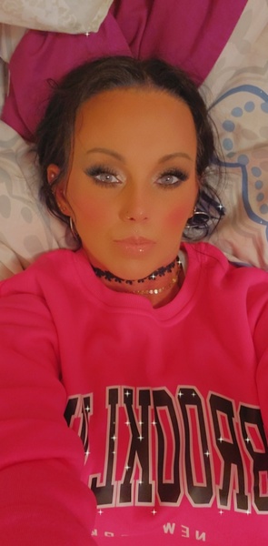 Performer EllieRobins Photo 5