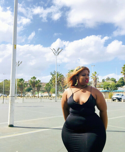 Artiest Fatbootybbw Foto 1