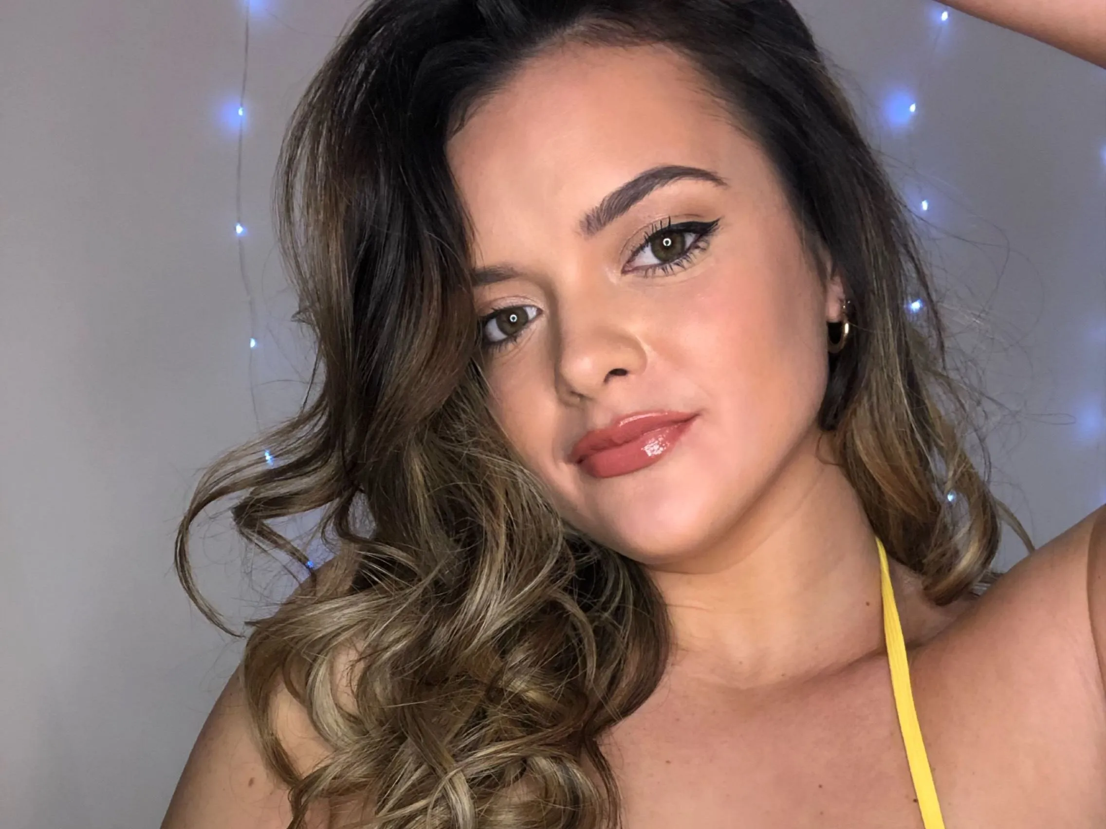 NaughtyElleUK cam model profile picture