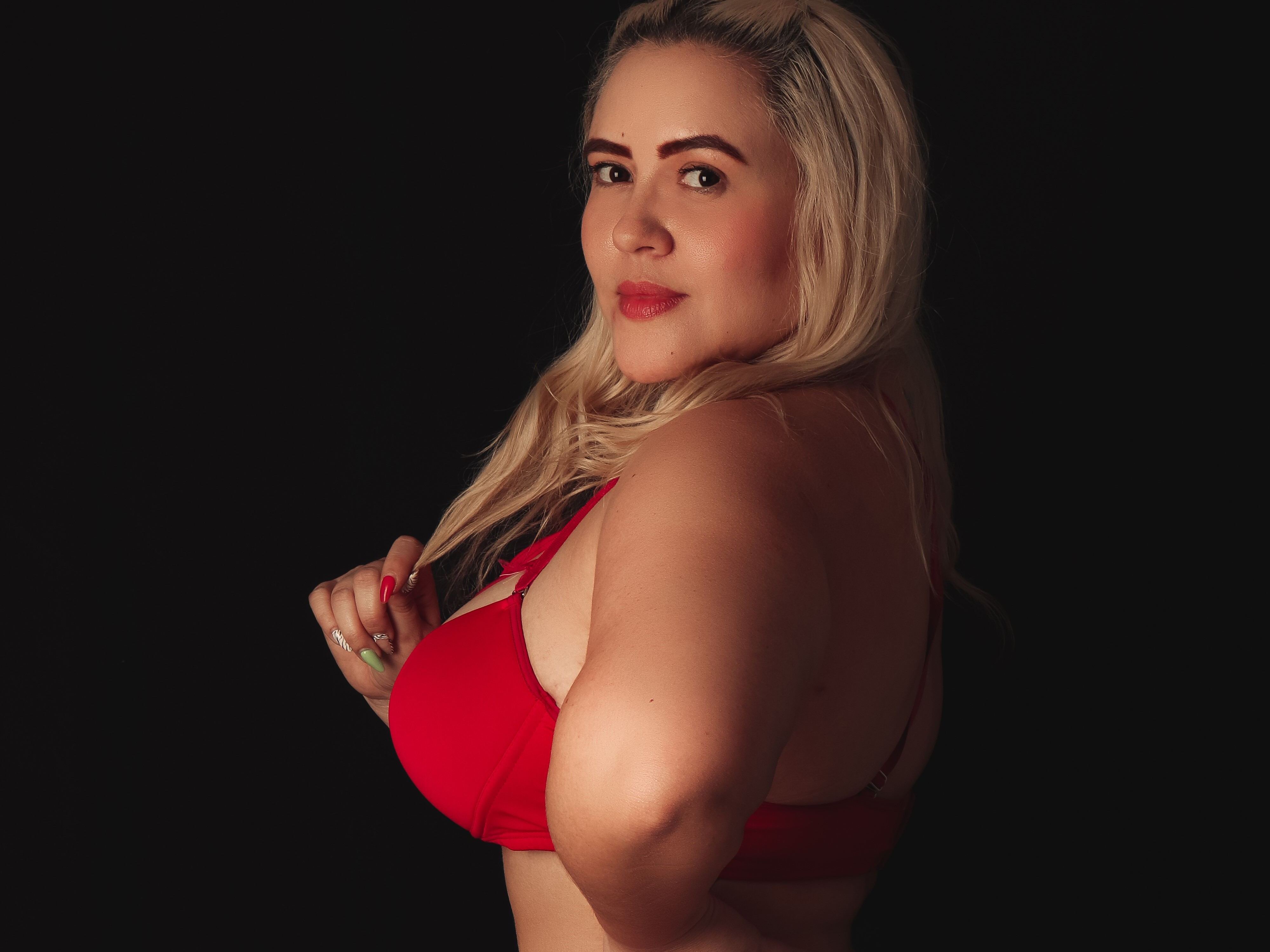 MiaPalmers profielfoto van cam model