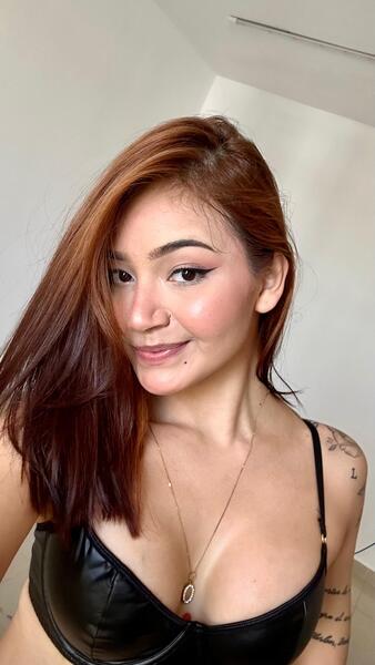 Performer AnniePeters Photo 3