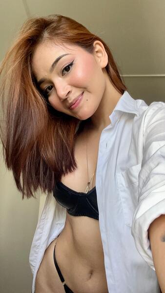 Performer AnniePeters Photo 8