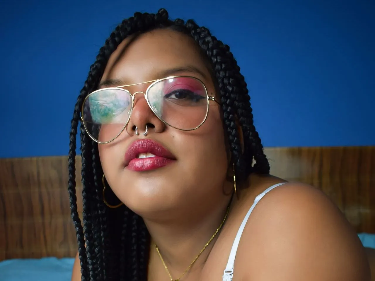 Imagen de perfil de modelo de cámara web de KIRAGARCIAA