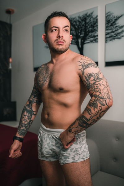 Performer OliverSpencer Photo 1