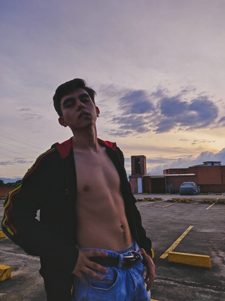 Performer AndrewStone Photo 12