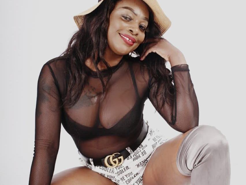 Imagen de perfil de modelo de cámara web de Nikkyyy