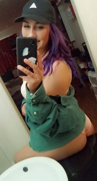 Performer KatSwallows Photo 1