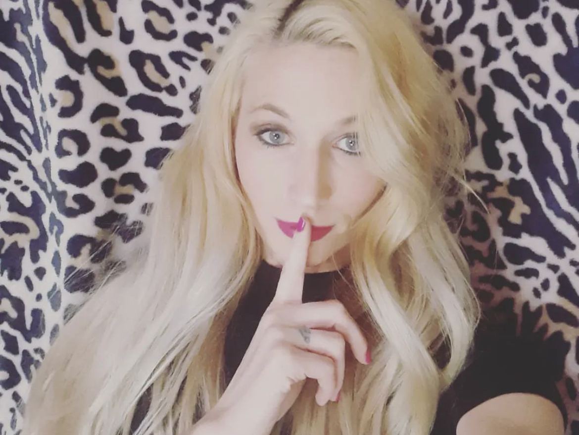 Imagen de perfil de modelo de cámara web de SweetNikiNextDoor