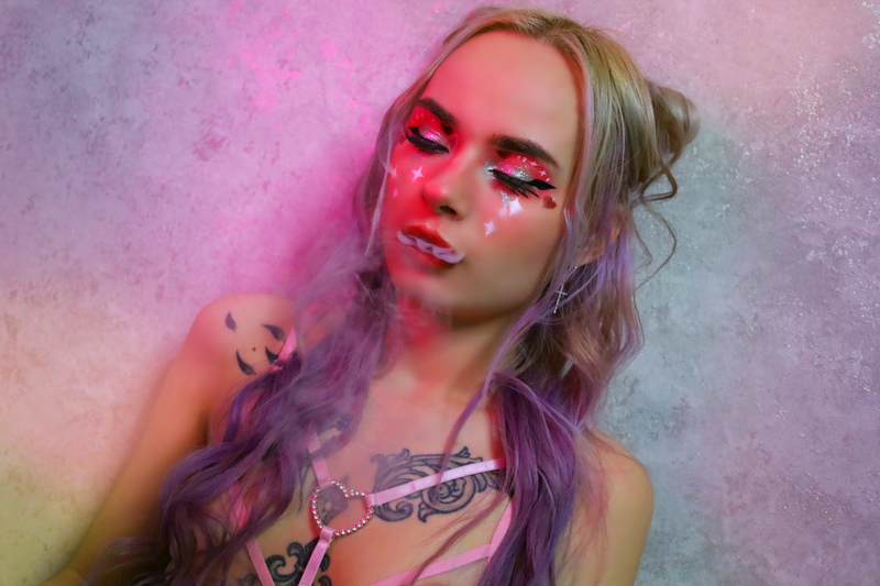 Performer VioletVi Photo 7