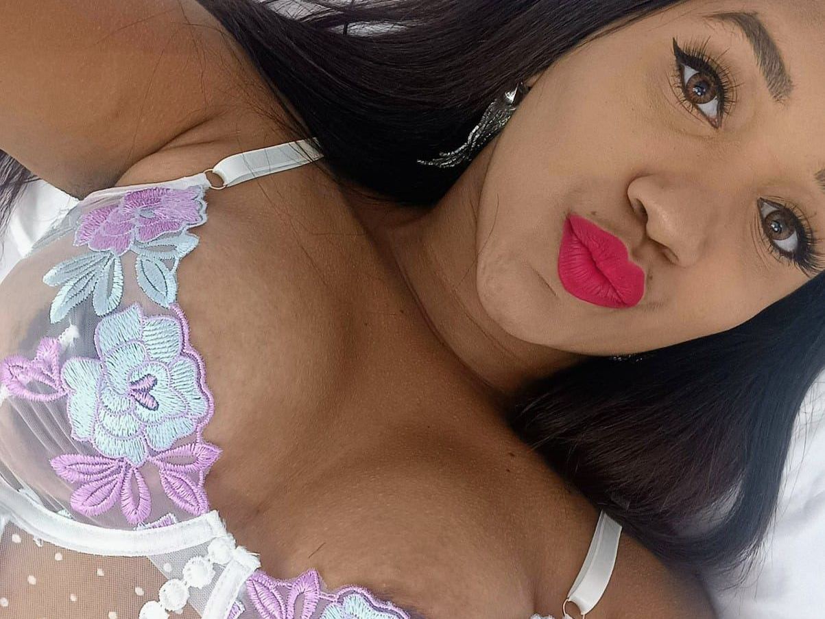 Imagen de perfil de modelo de cámara web de BellaRoxy