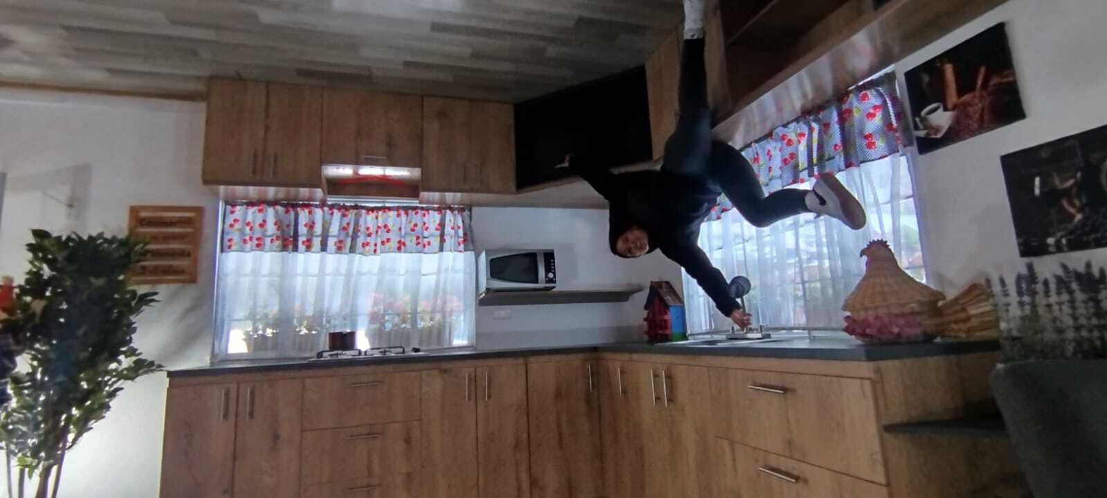 Artiest EllaRoss100 Foto 8