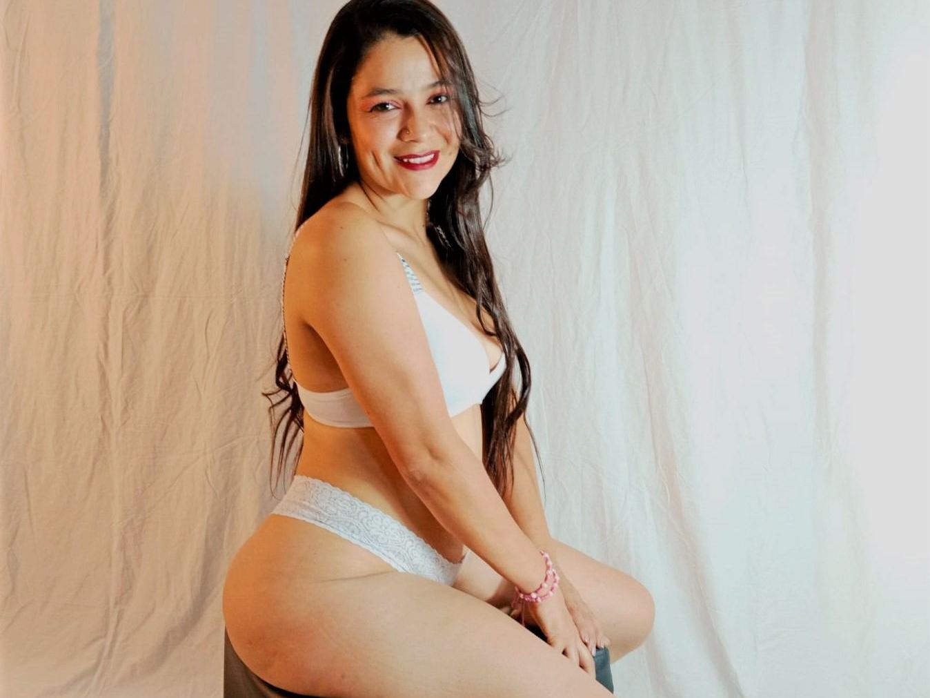 Imagen de perfil de modelo de cámara web de MadisonSmiith18