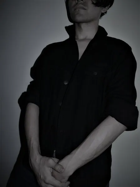 Intérprete EroticYoung Foto 1