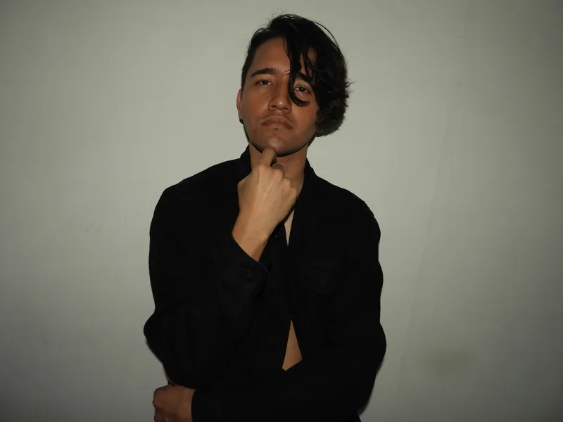 Intérprete EroticYoung Foto 4