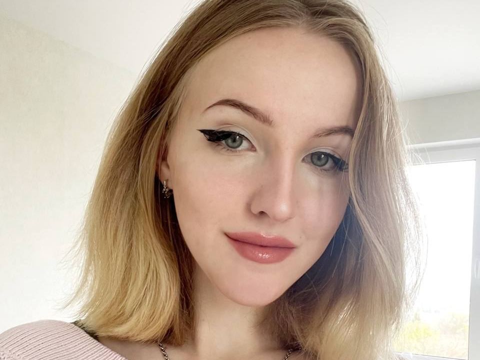 AliceLilFoxie profielfoto van cam model 