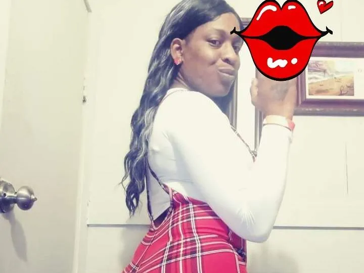 AmbitiousE cam model profile picture