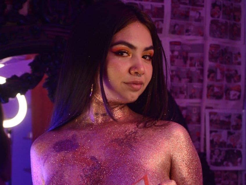 AnnyHarriison profilbild på webbkameramodell