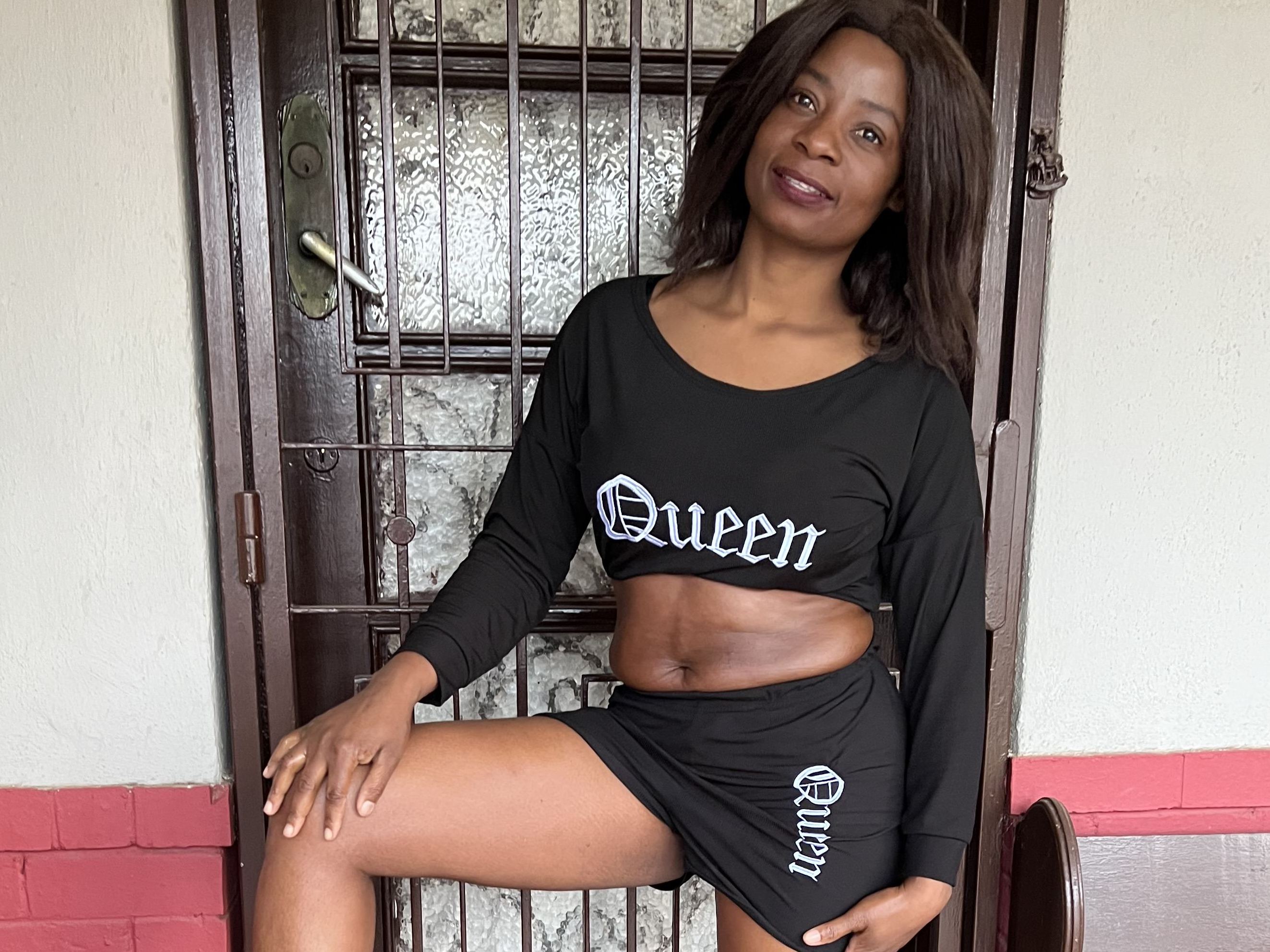 Imagen de perfil de modelo de cámara web de EbonyKissMoline