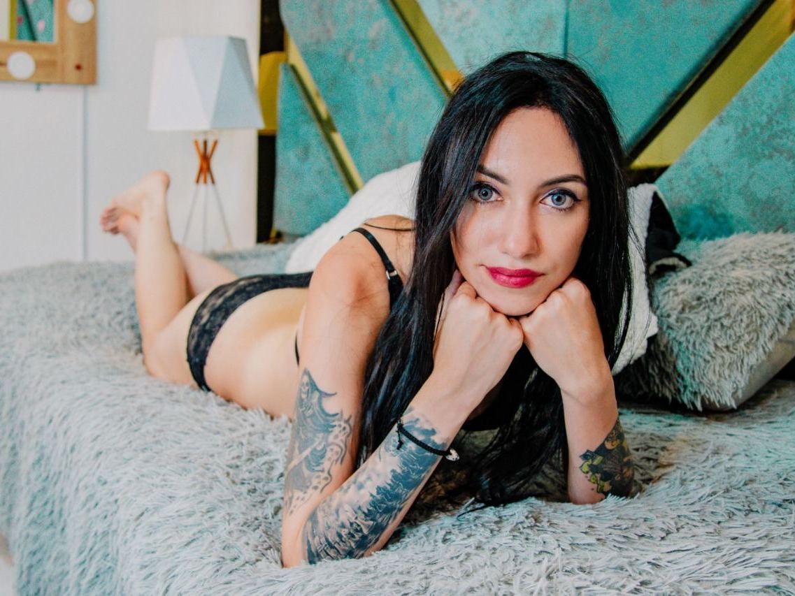 IsabelleBour immagine del profilo del modello di cam