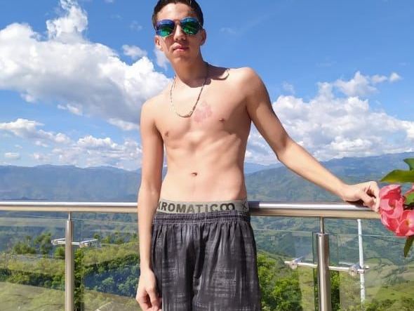 Image de profil du modèle de webcam CristianEvans