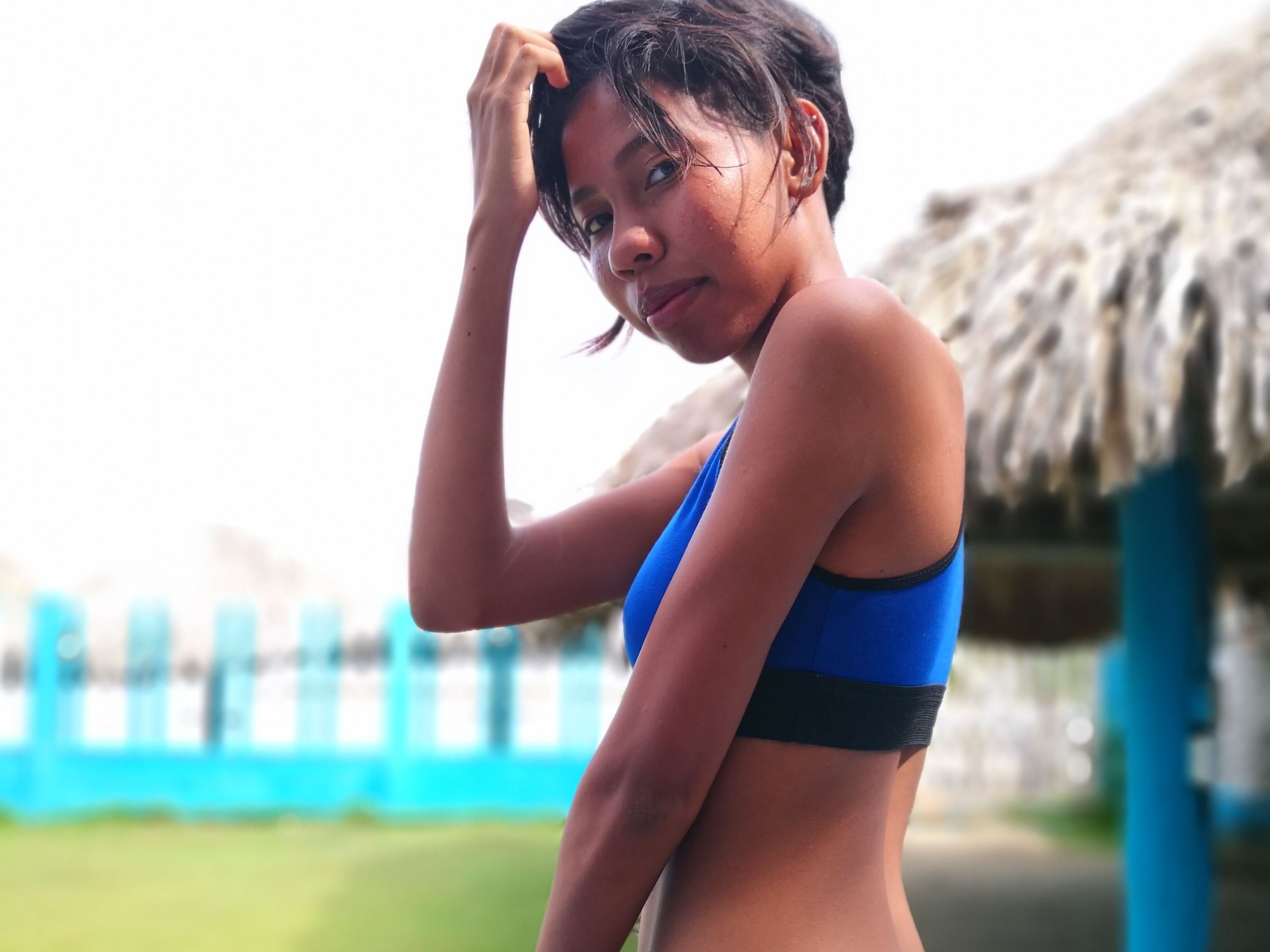 Image de profil du modèle de webcam NicoletteHudson019