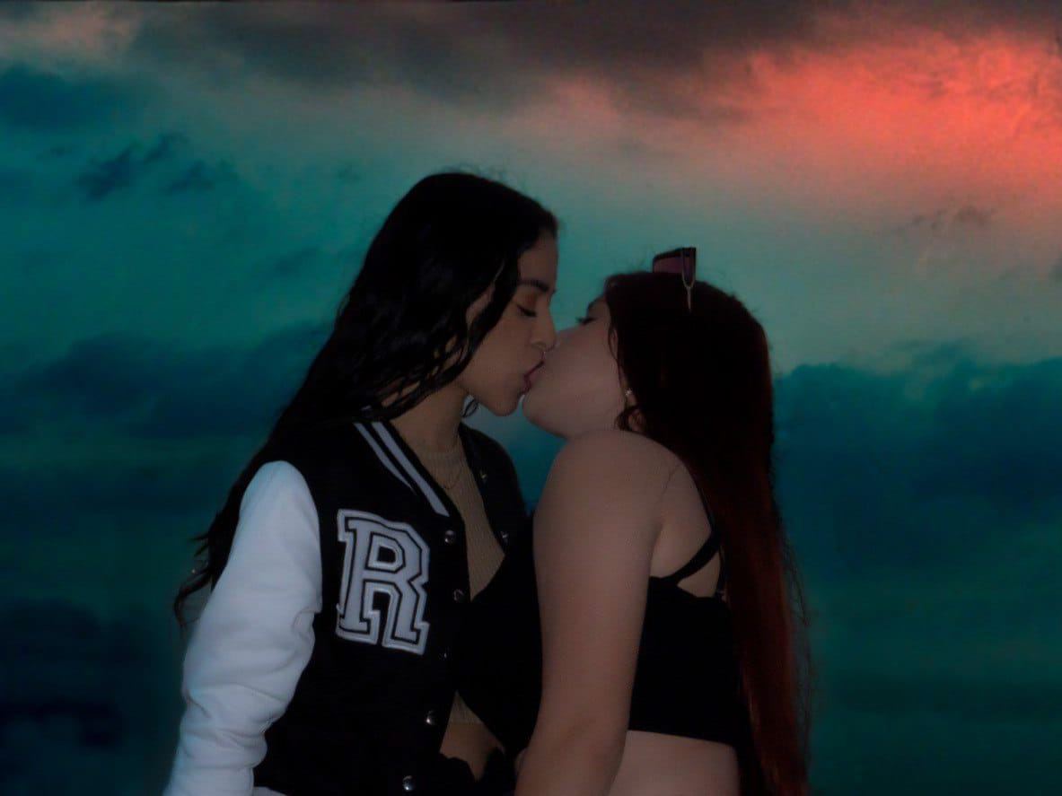 nahomisweett18 cam model profile picture