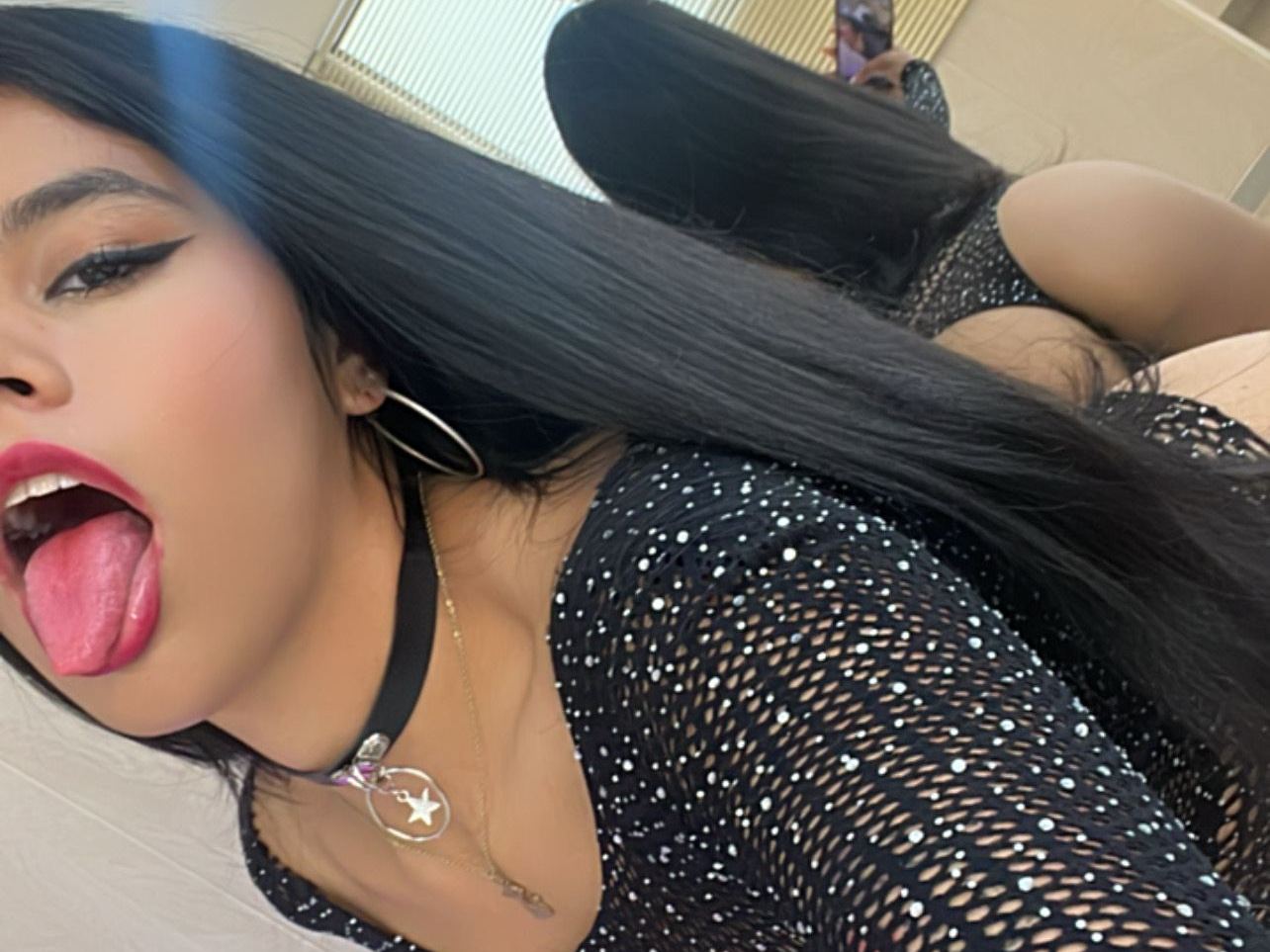 Image de profil du modèle de webcam CasieGrey