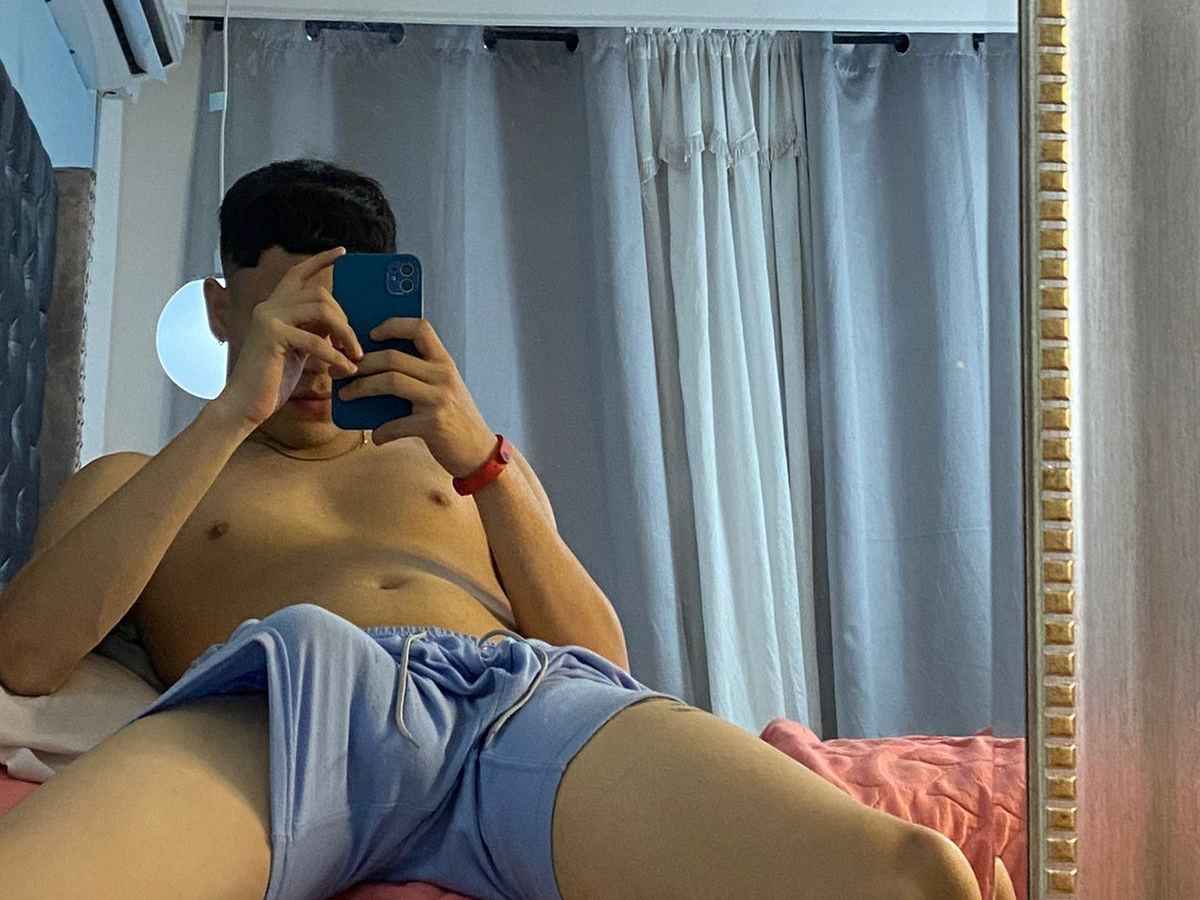 Foto de perfil de modelo de webcam de Zeuuss18