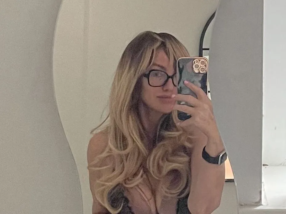 Image de profil du modèle de webcam Sexysophia69uk