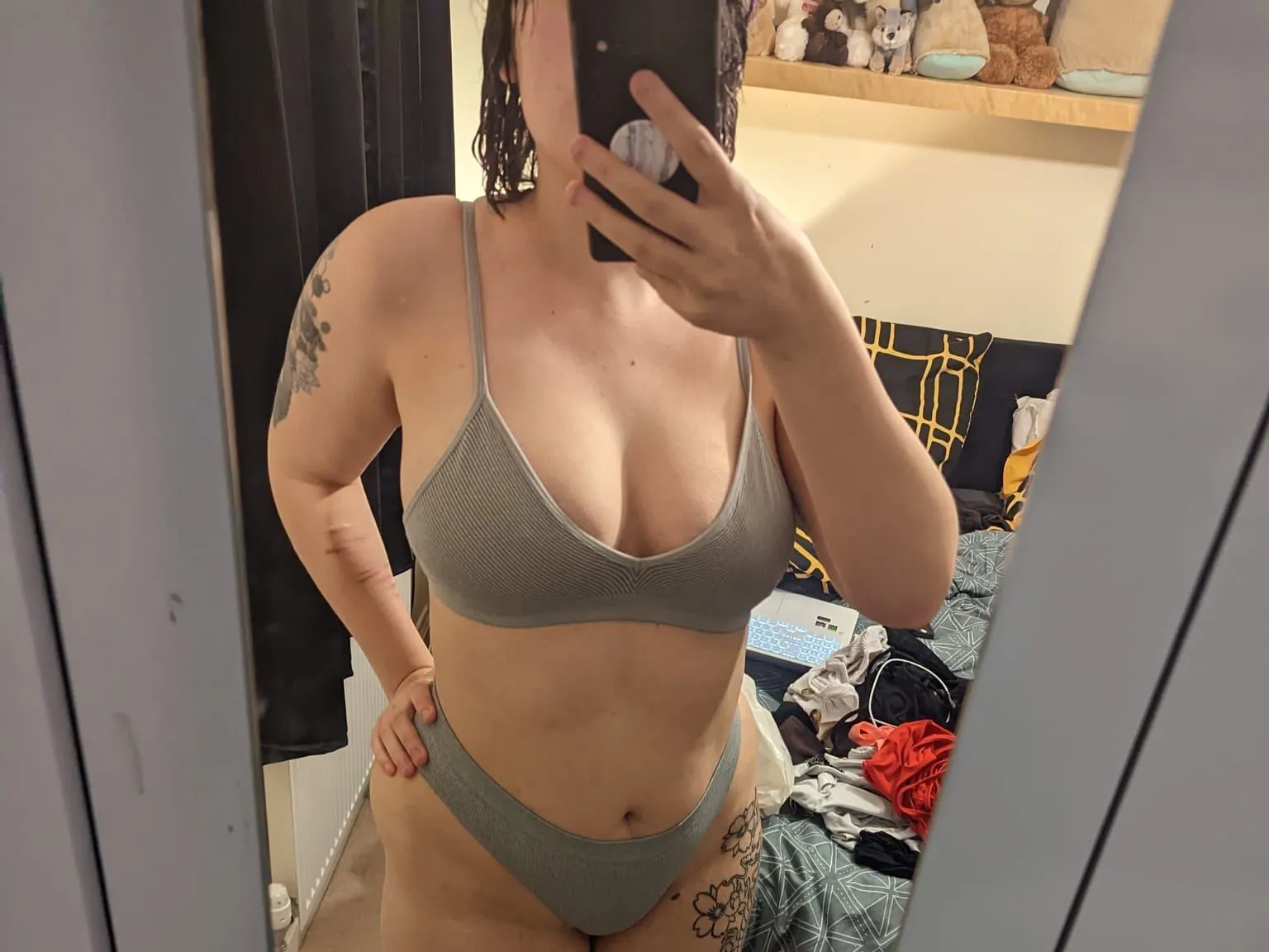 Foto de perfil de modelo de webcam de Rosemazikeen48